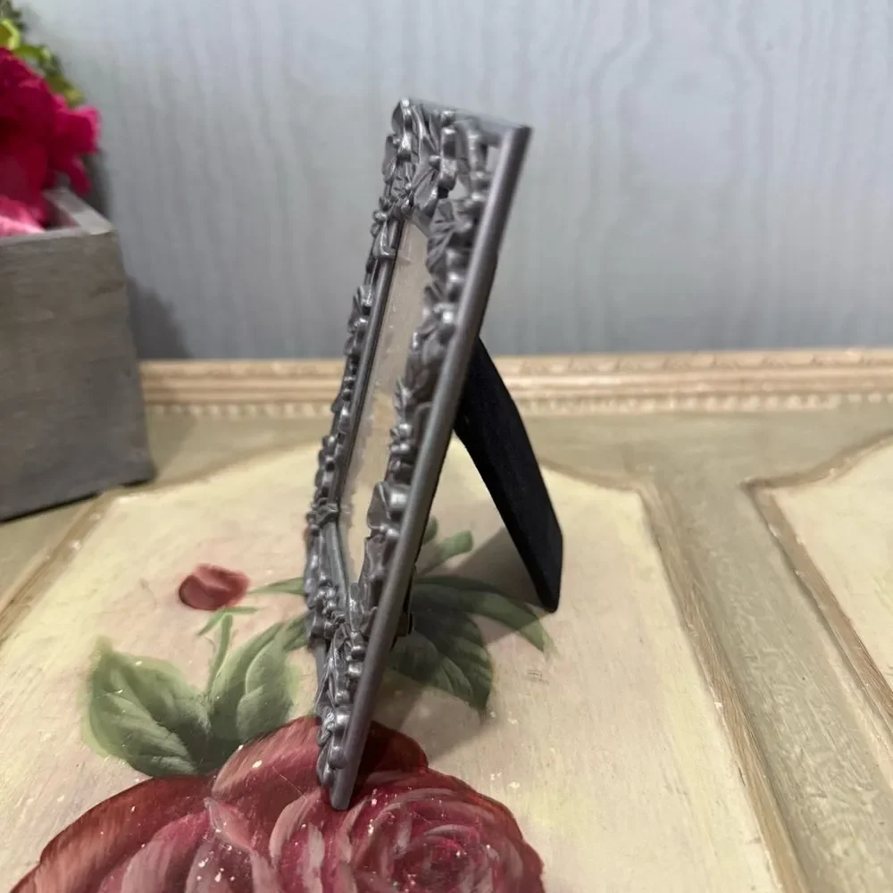 Small Floral Open Metalwork Photo Frame 2x3